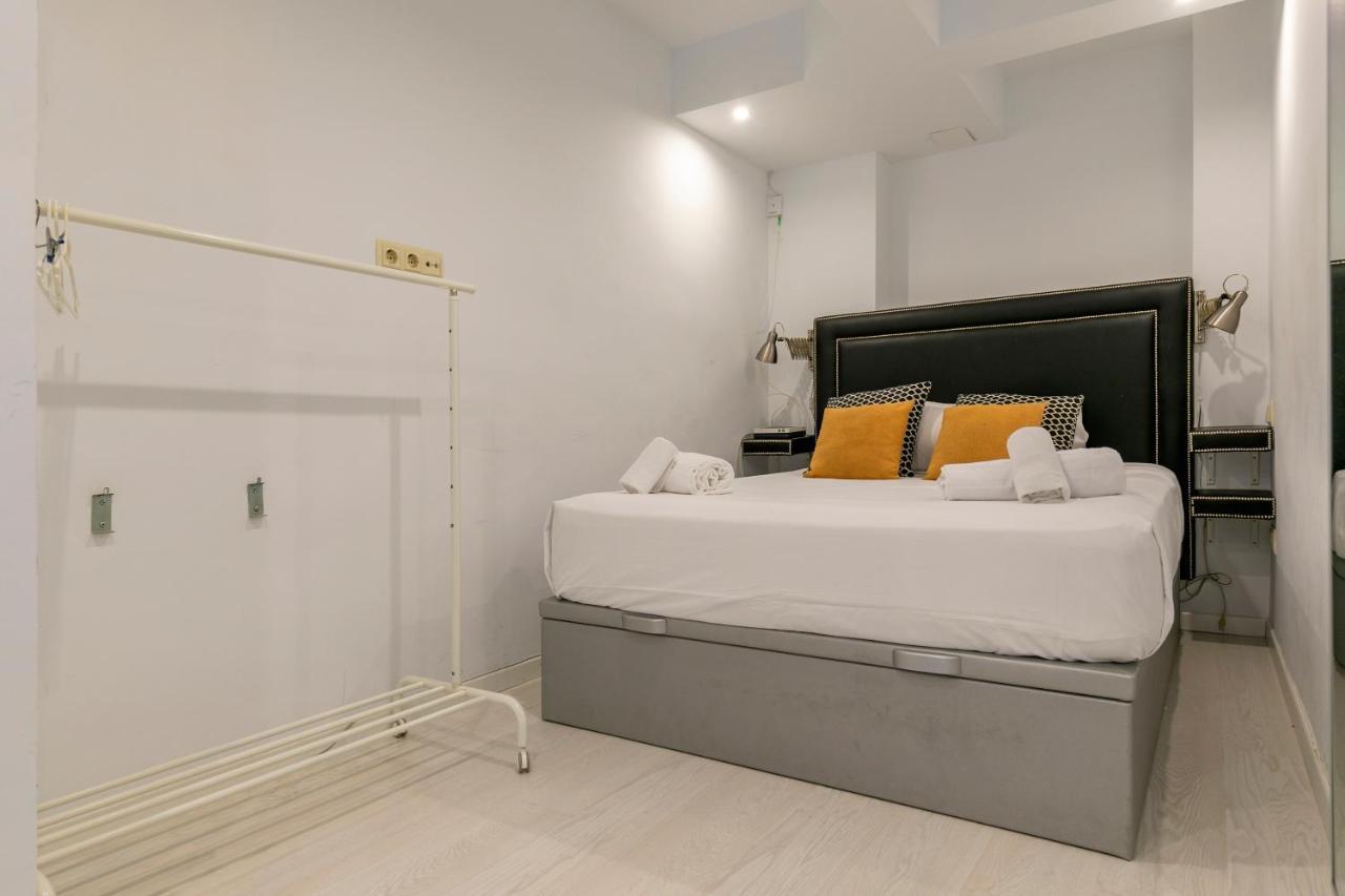 Homeabout Retiro Apartment I Madrid Bagian luar foto